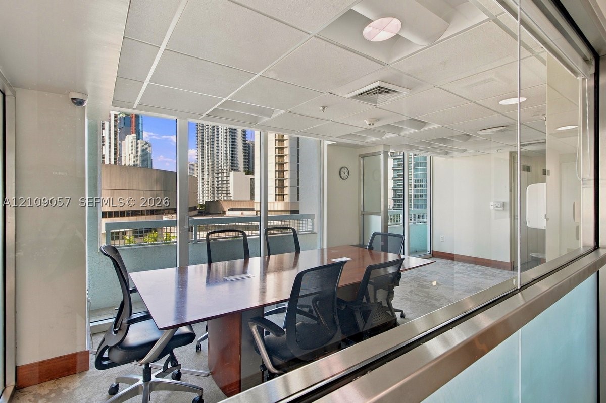 41 SE 5th St #2104, Miami FL 33131
