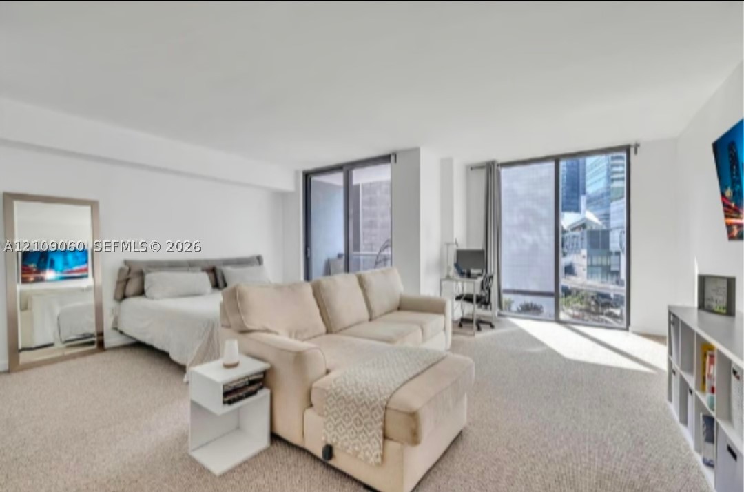 31 SE 6th St #805, Miami FL 33131