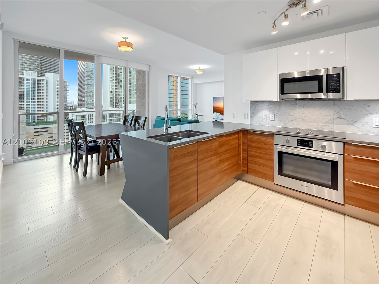 601 NE 27th St #1403, Miami FL 33137