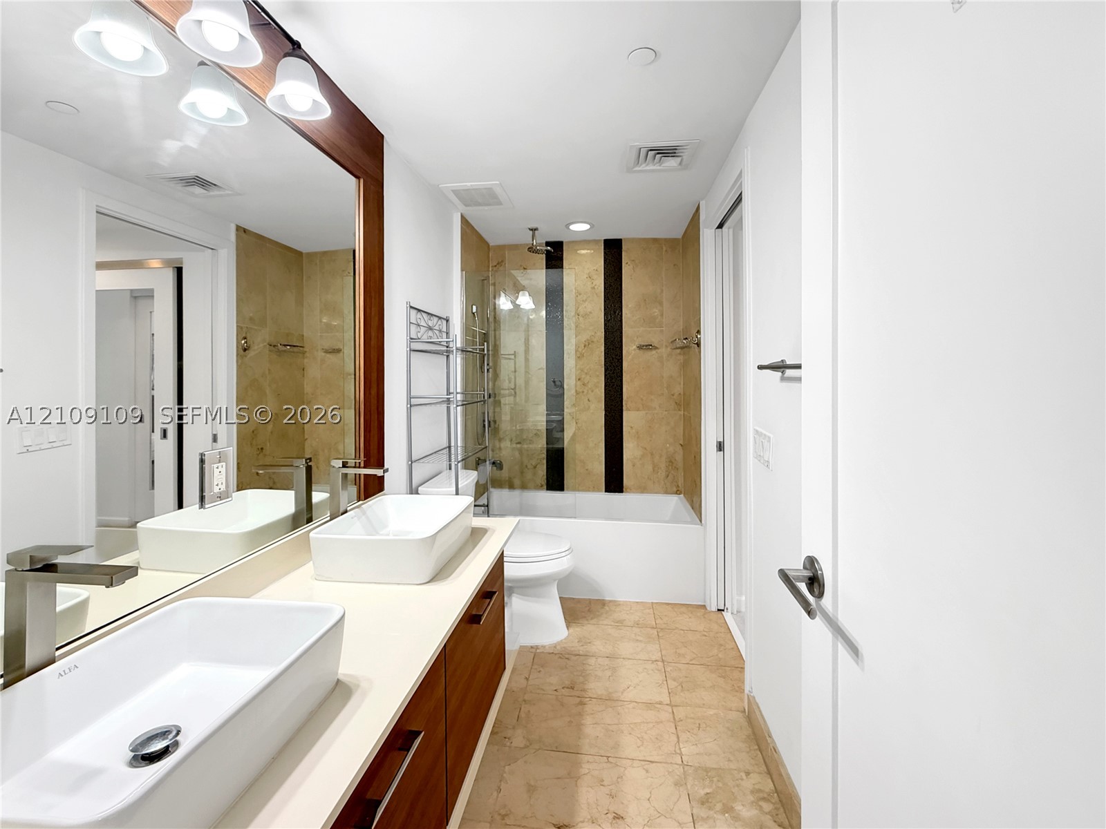 601 NE 27th St #1403, Miami FL 33137