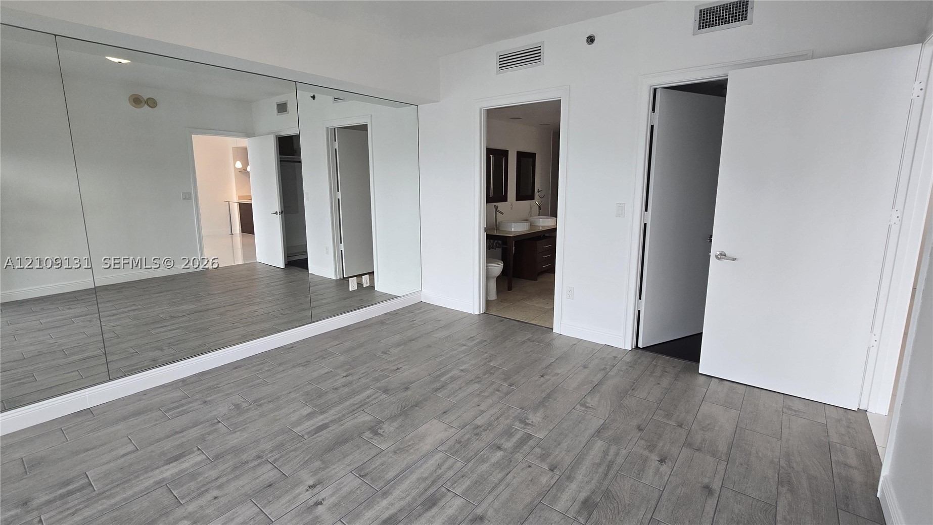 485 Brickell Ave #4103, Miami FL 33131