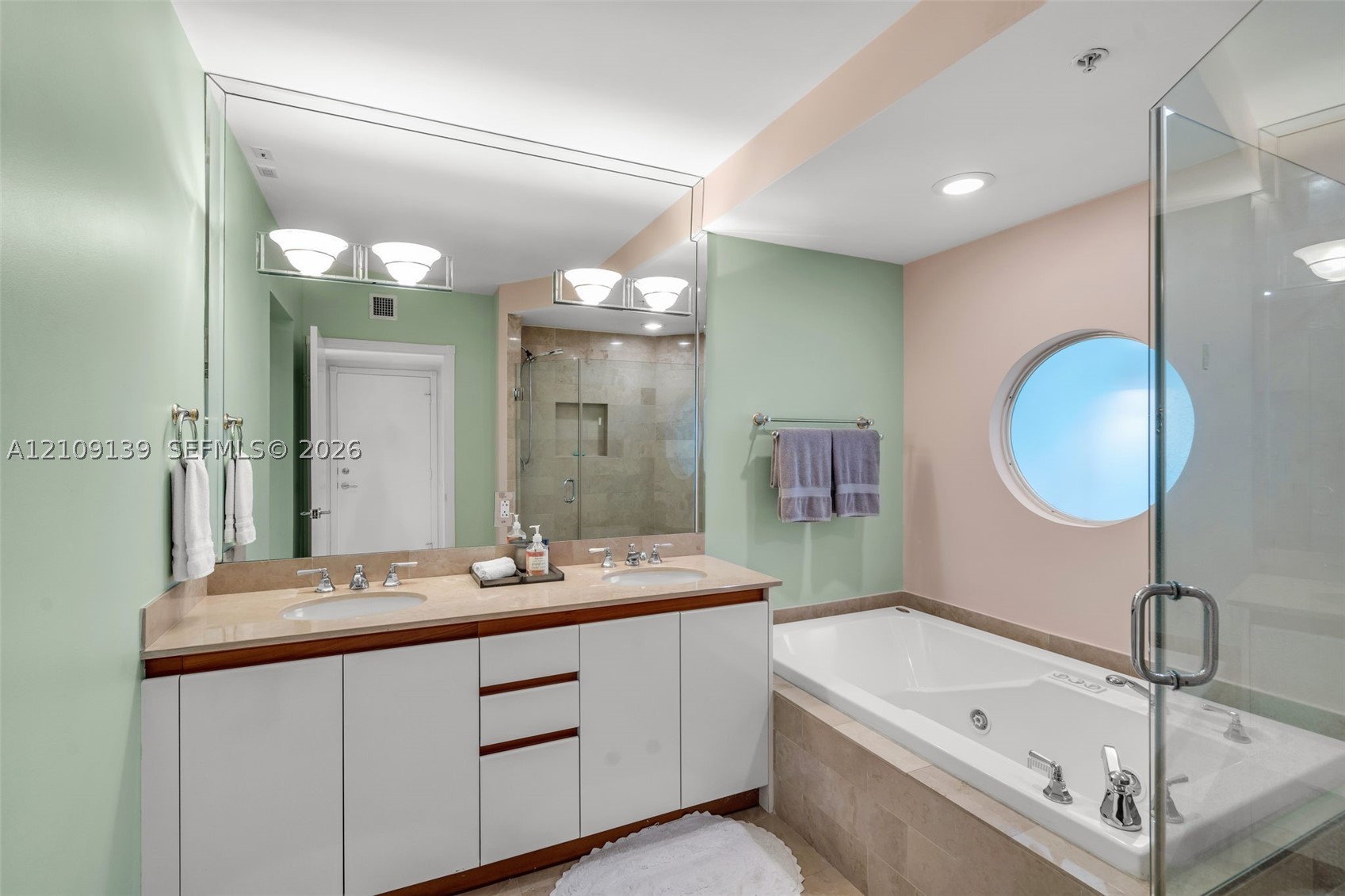 1500 Ocean Dr #PH-05, Miami Beach FL 33139
