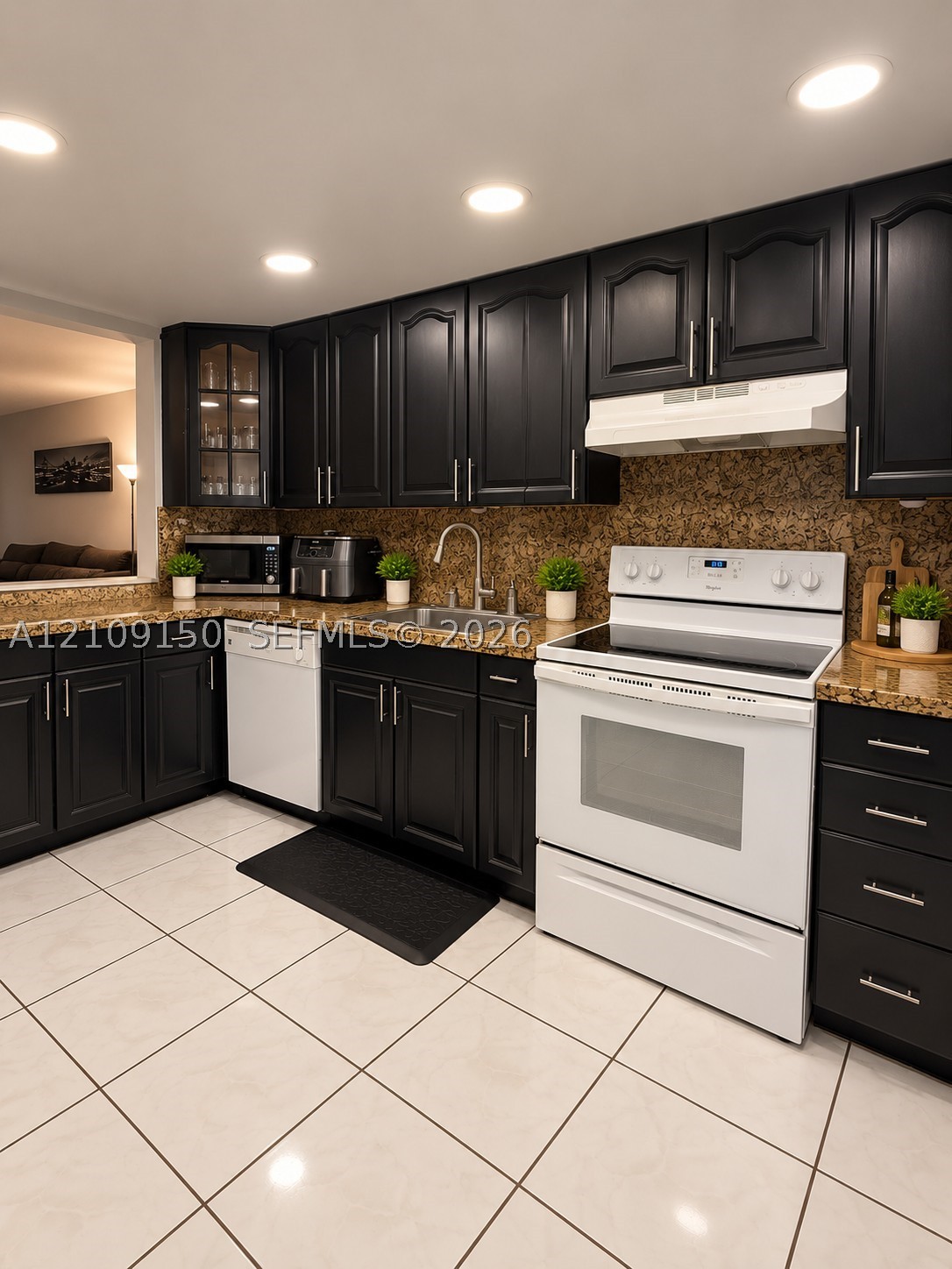 3285 Foxcroft Rd #E206, Miramar FL 33025