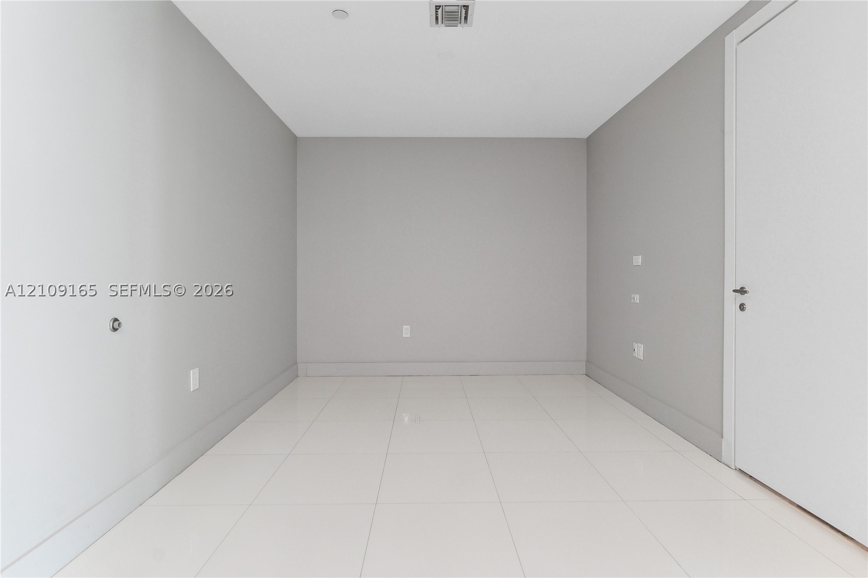 200 Biscayne Boulevard Way #4912, Miami FL 33131
