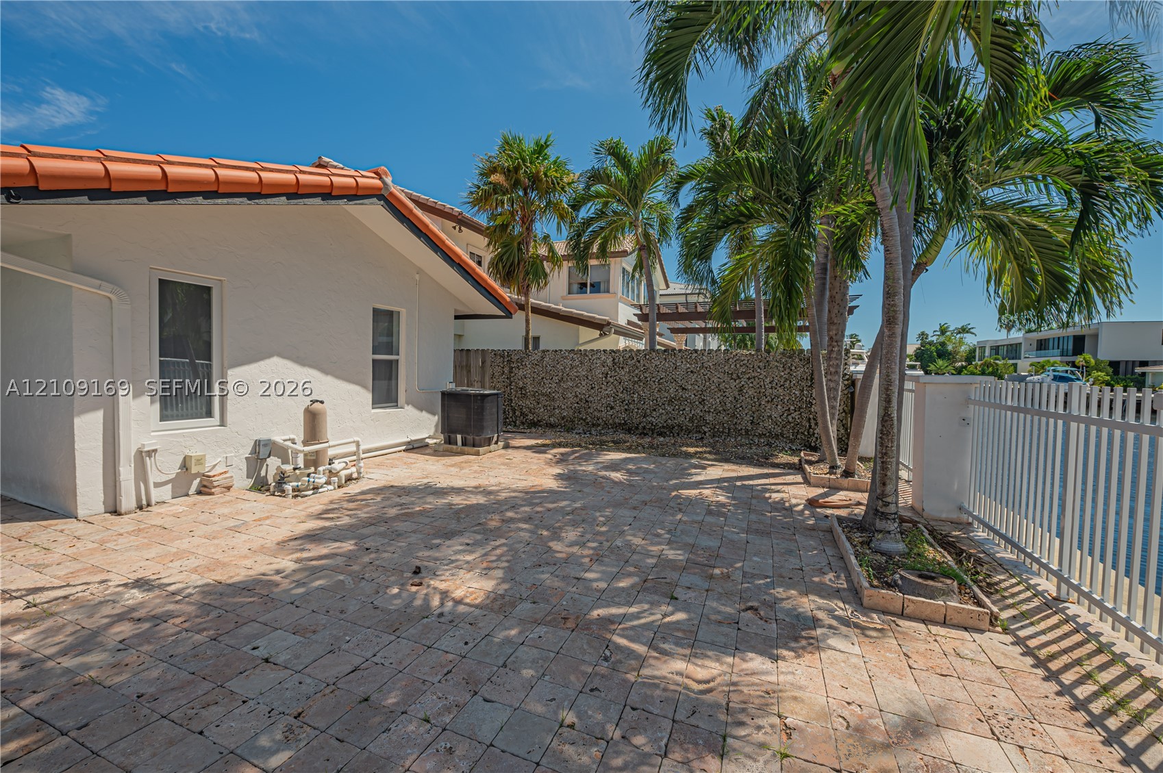 16466 NE 31st Ave, North Miami Beach FL 33160