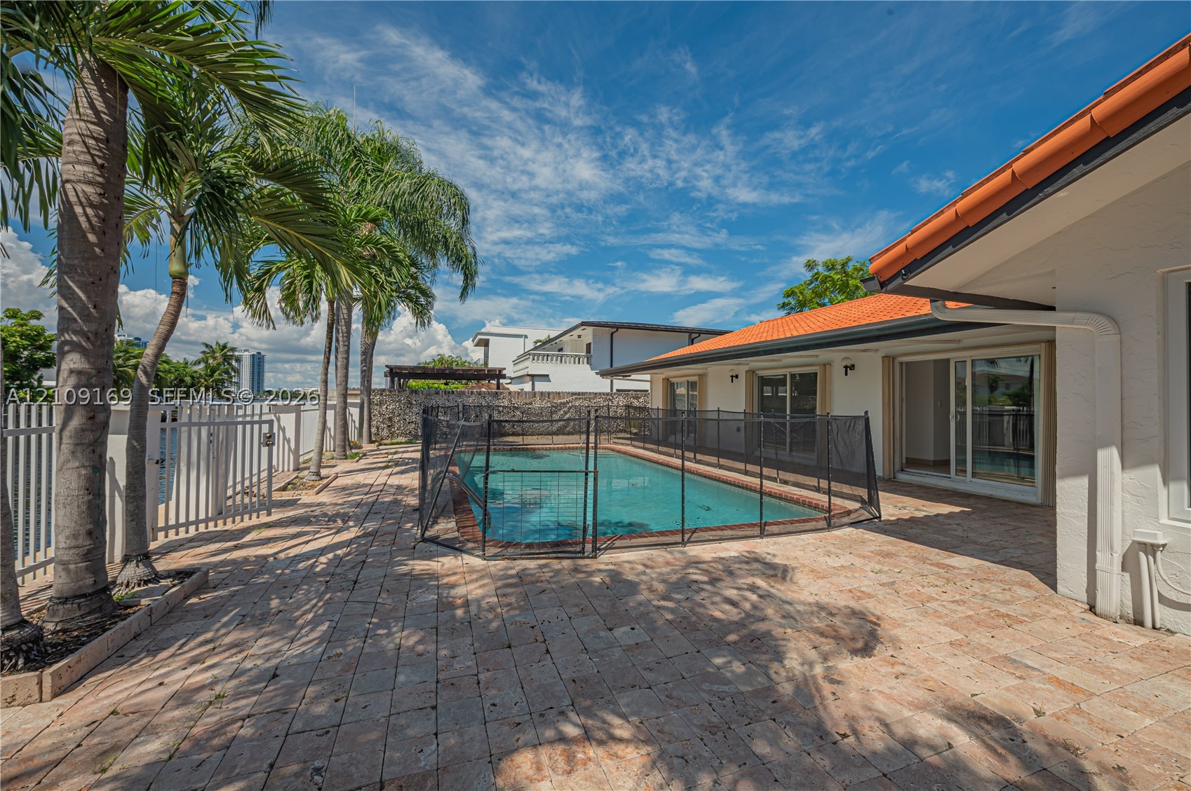 16466 NE 31st Ave, North Miami Beach FL 33160