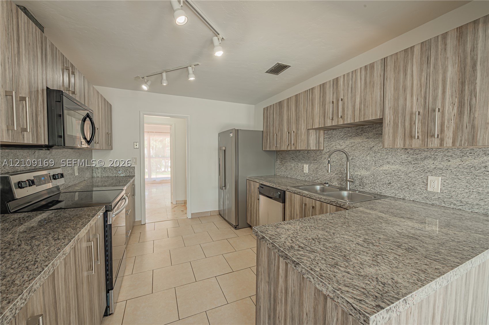 16466 NE 31st Ave, North Miami Beach FL 33160