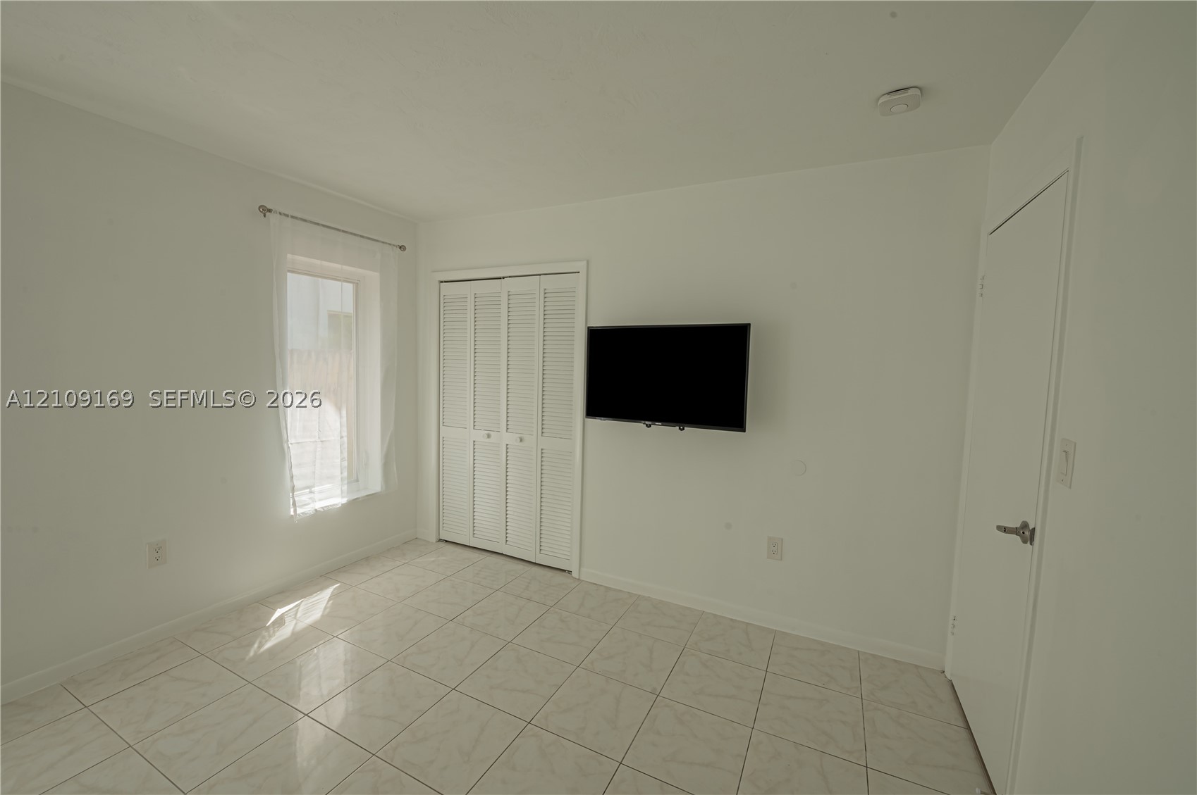 16466 NE 31st Ave, North Miami Beach FL 33160