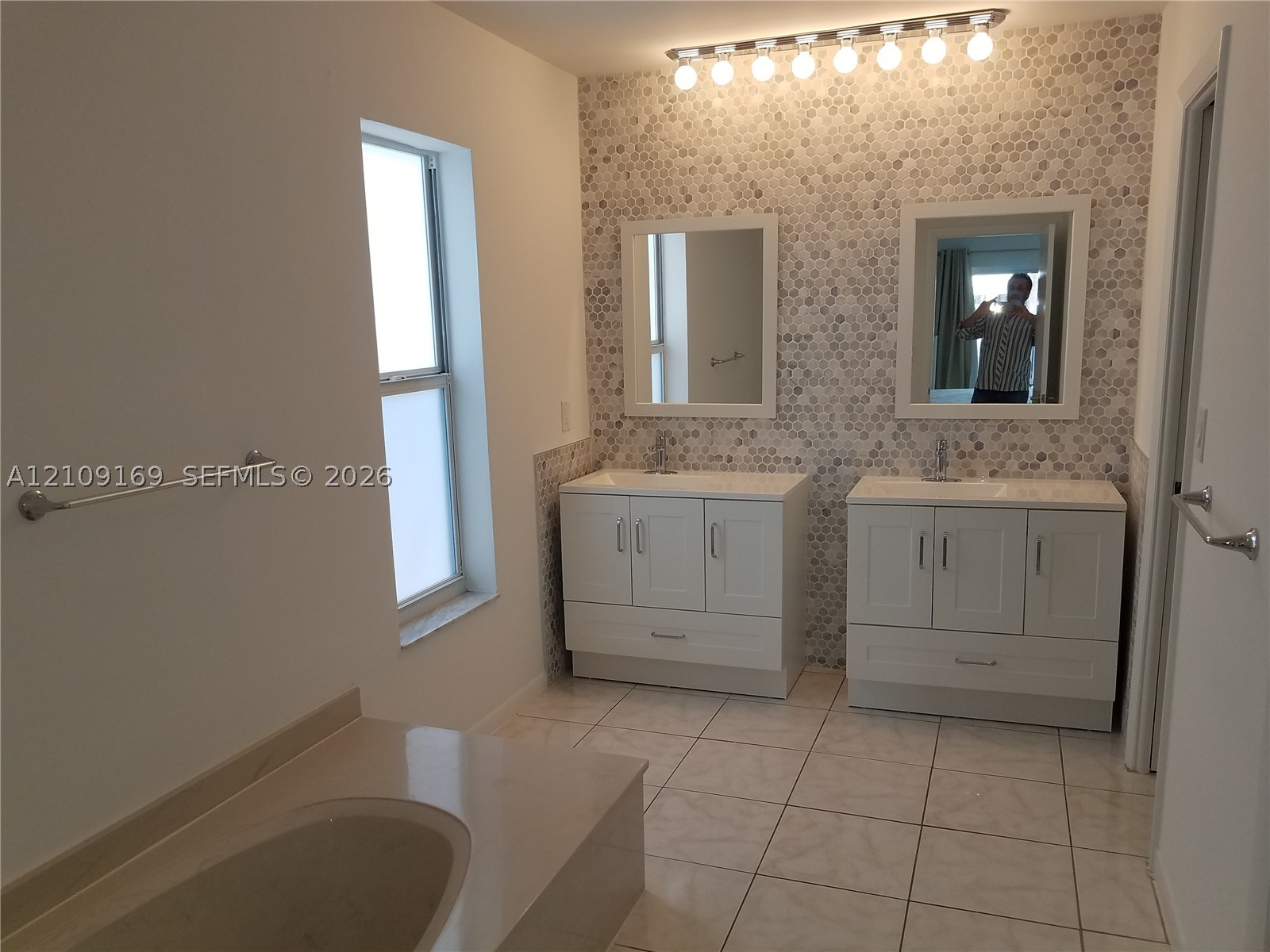 16466 NE 31st Ave, North Miami Beach FL 33160