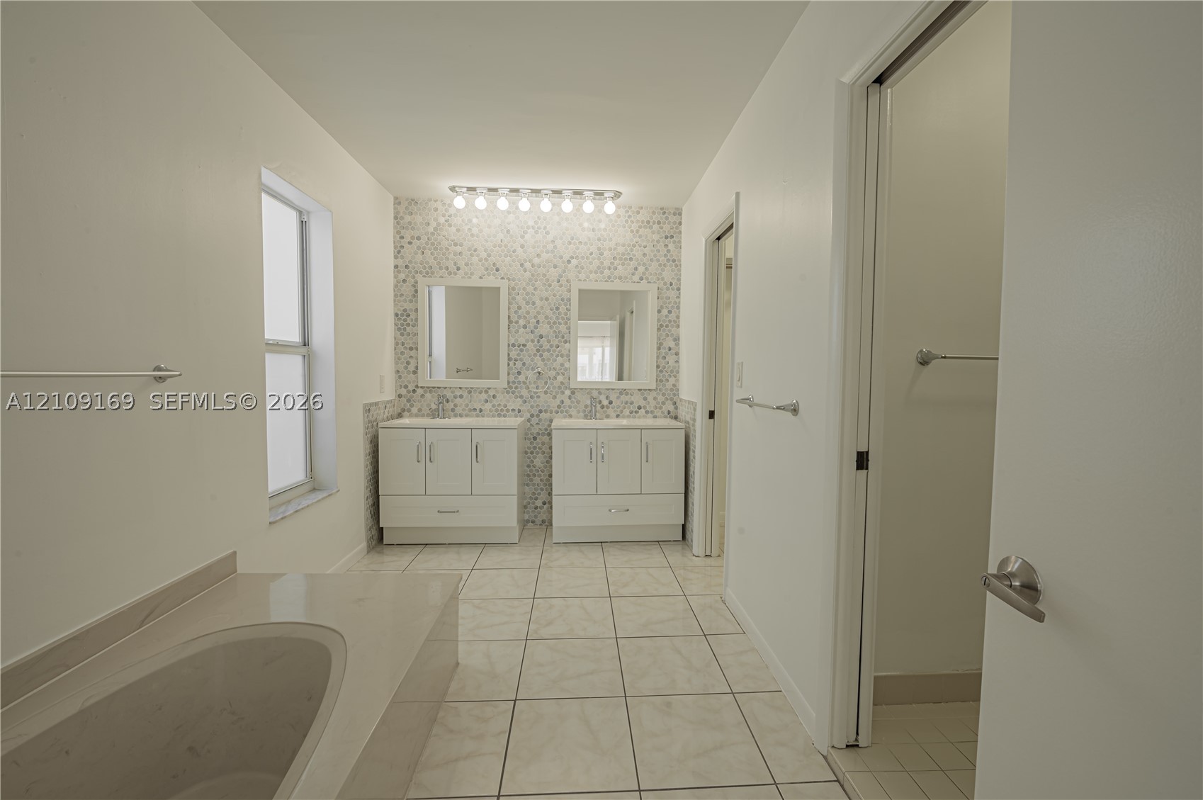 16466 NE 31st Ave, North Miami Beach FL 33160