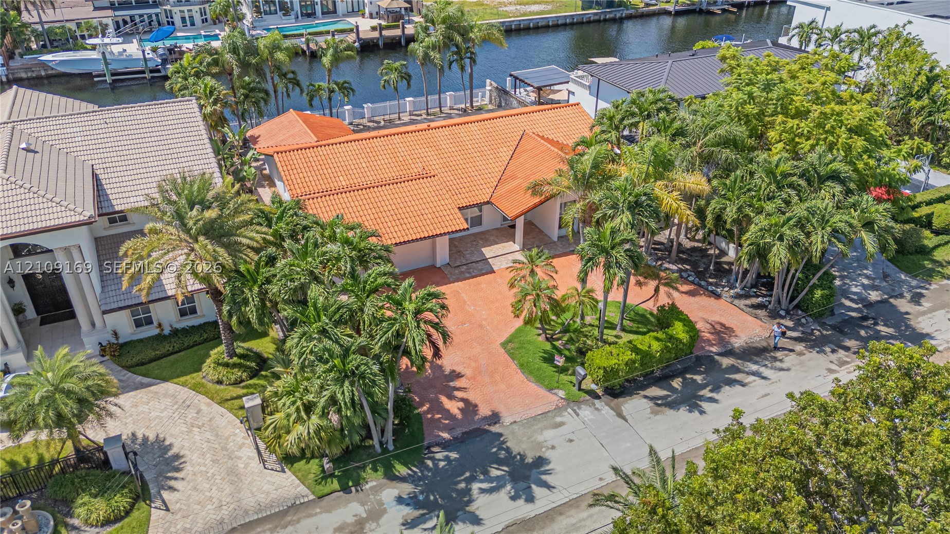 16466 NE 31st Ave, North Miami Beach FL 33160