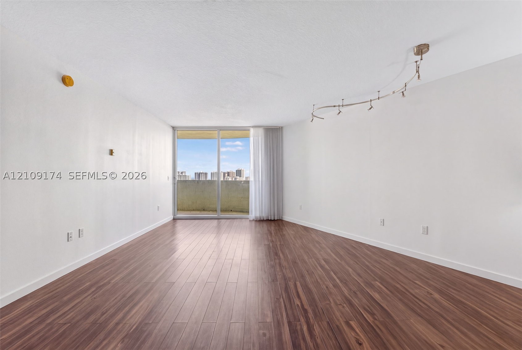 19501 W Country Club Dr #2001, Aventura FL 33180