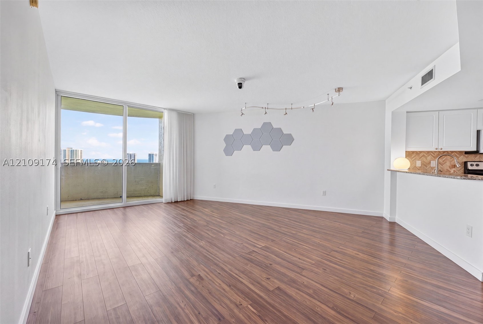 19501 W Country Club Dr #2001, Aventura FL 33180