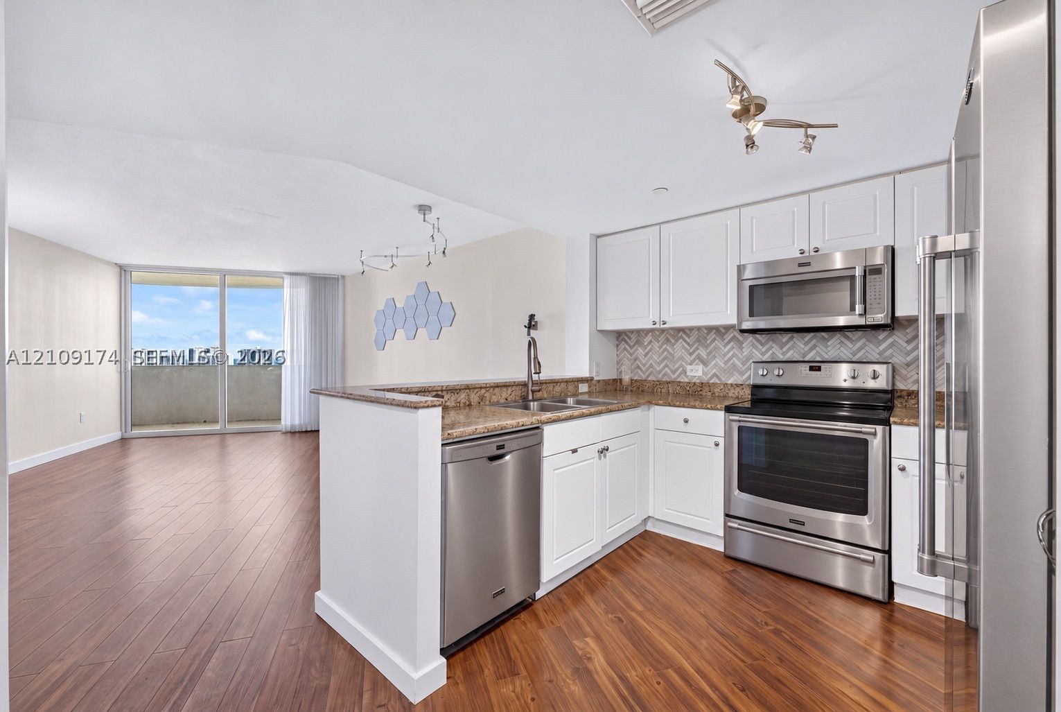 19501 W Country Club Dr #2001, Aventura FL 33180