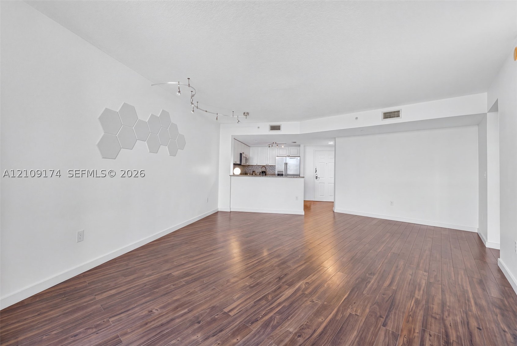 19501 W Country Club Dr #2001, Aventura FL 33180