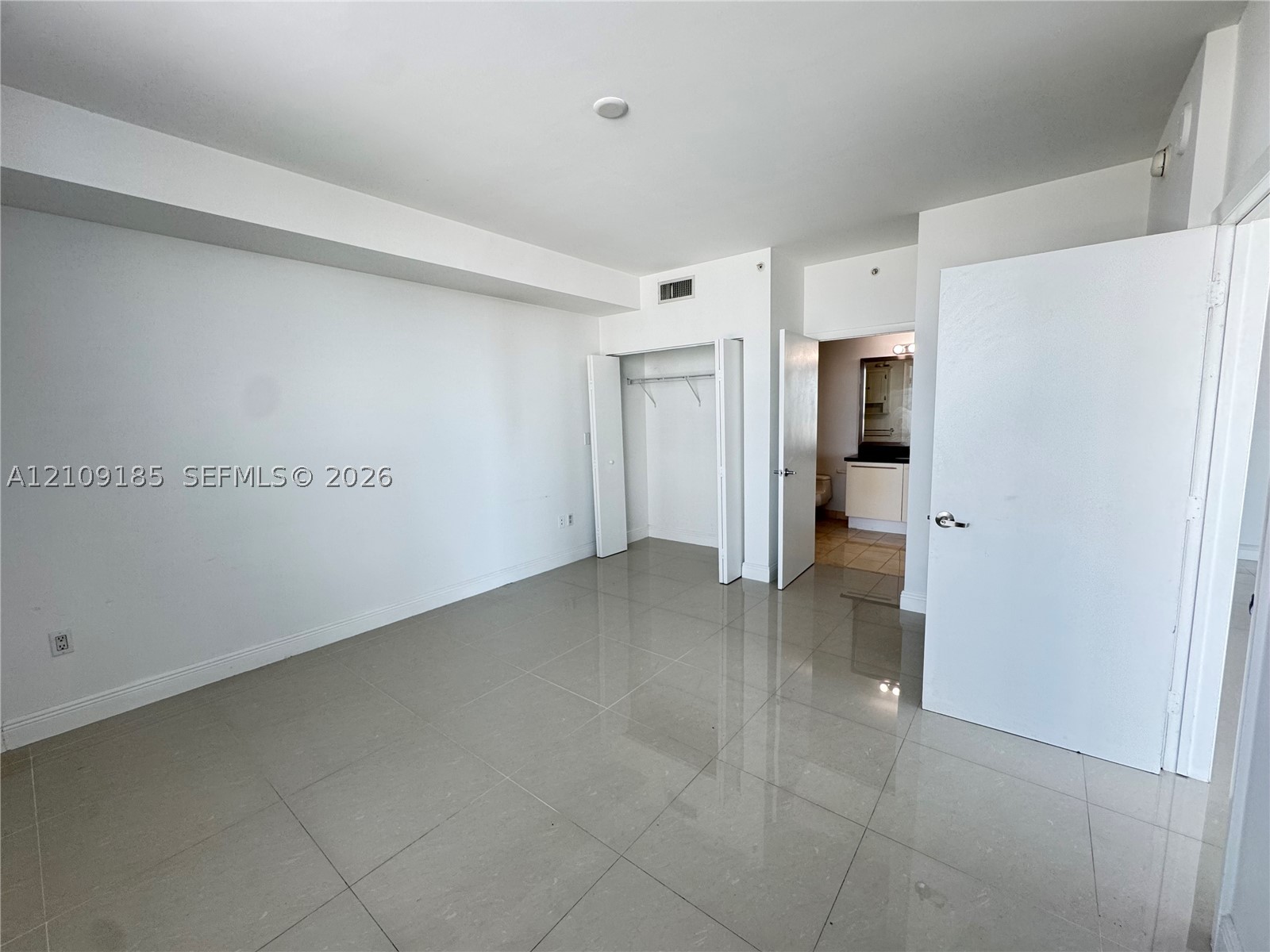90 SW 3rd St #1612, Miami FL 33130