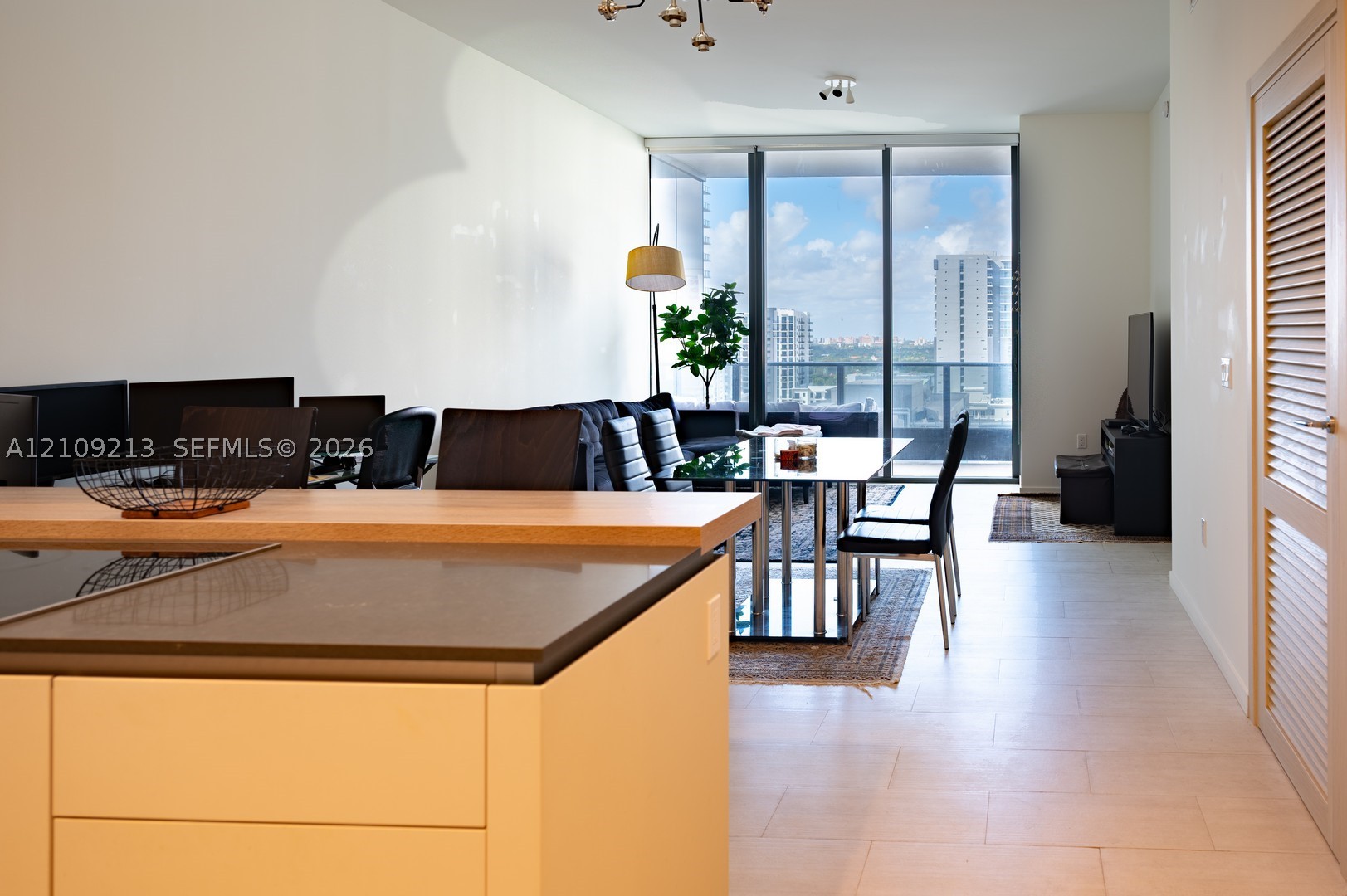 1000 Brickell Plz #1806, Miami FL 33131