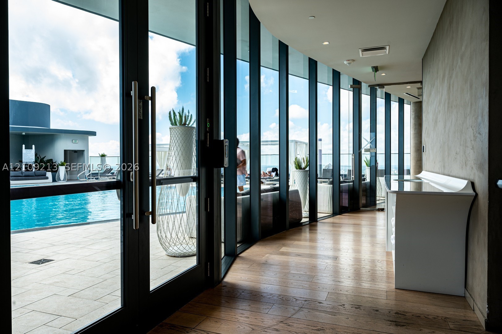 1000 Brickell Plz #1806, Miami FL 33131