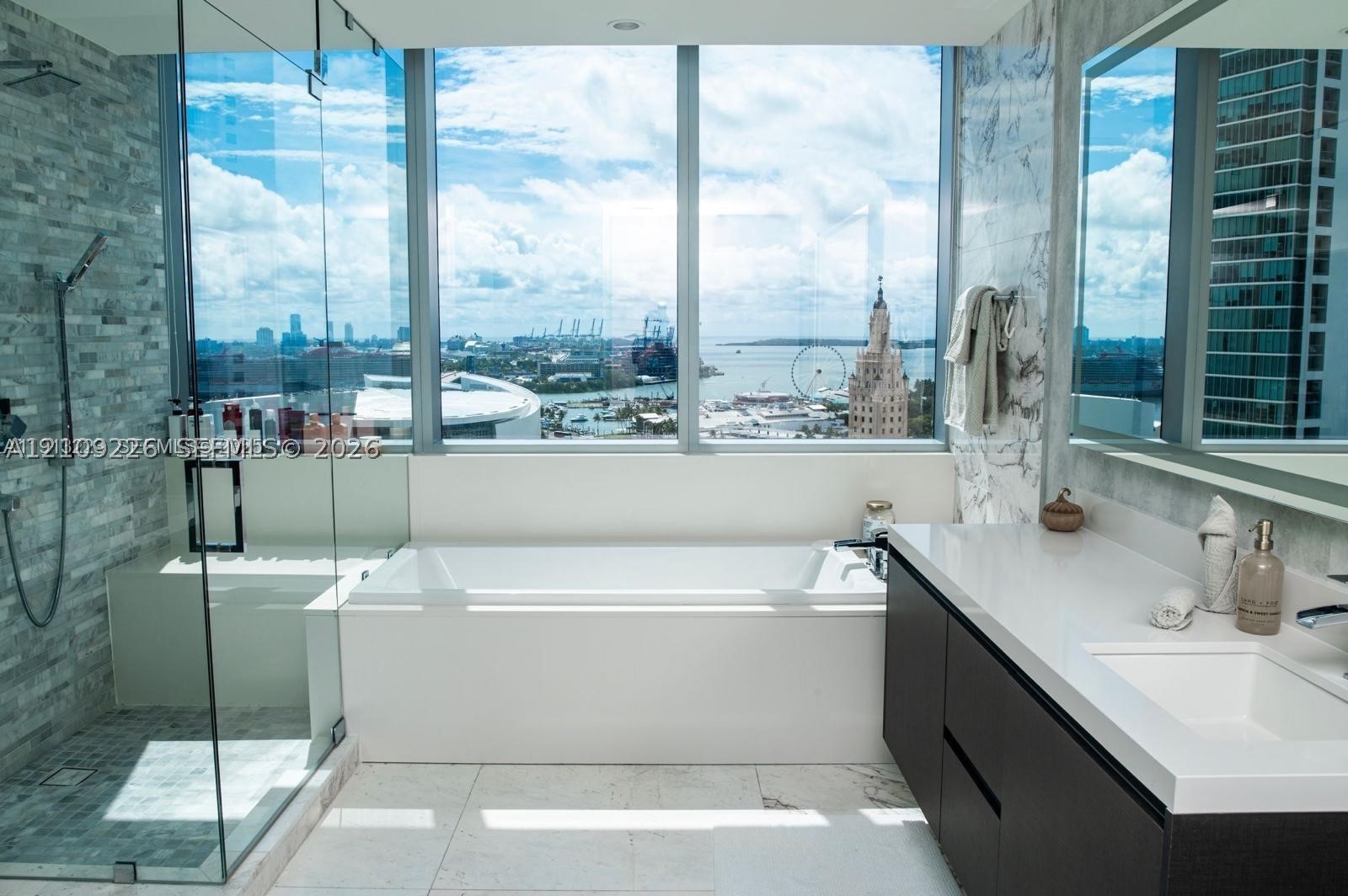 851 NE 1st Ave #1811, Miami FL 33132