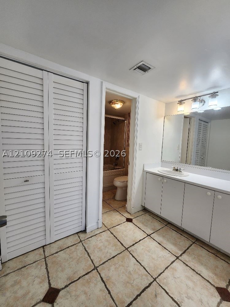 2016 Bay Dr #304, Miami Beach FL 33141