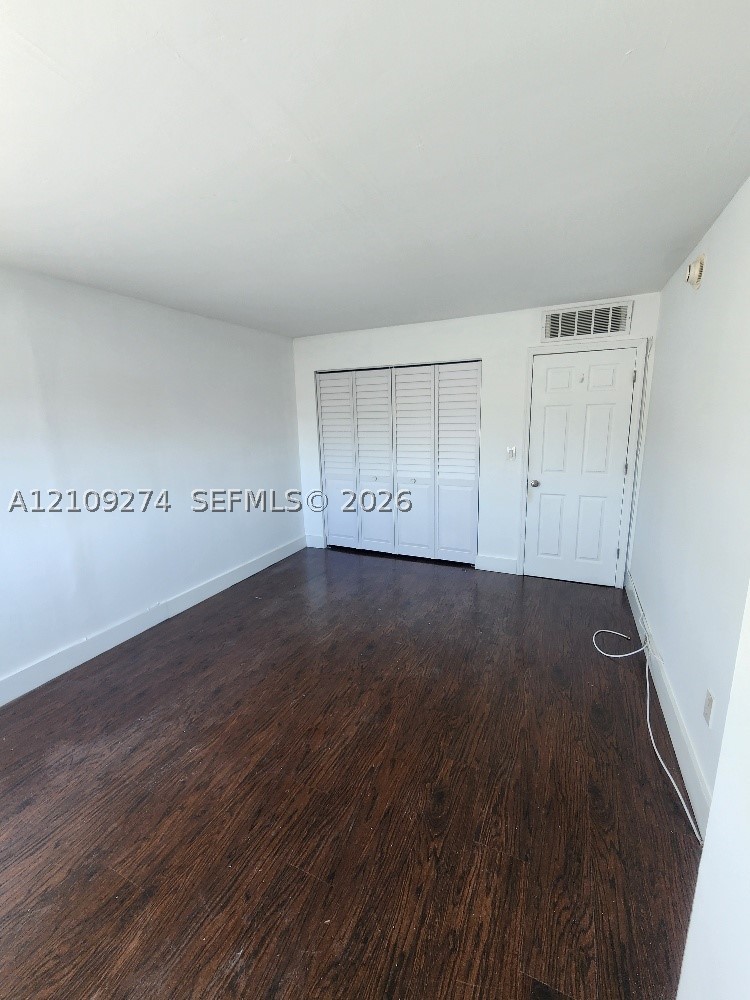 2016 Bay Dr #304, Miami Beach FL 33141