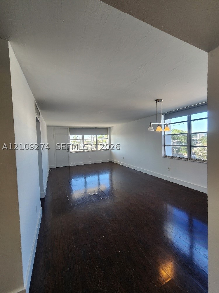 2016 Bay Dr #304, Miami Beach FL 33141