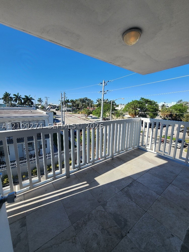 2016 Bay Dr #304, Miami Beach FL 33141