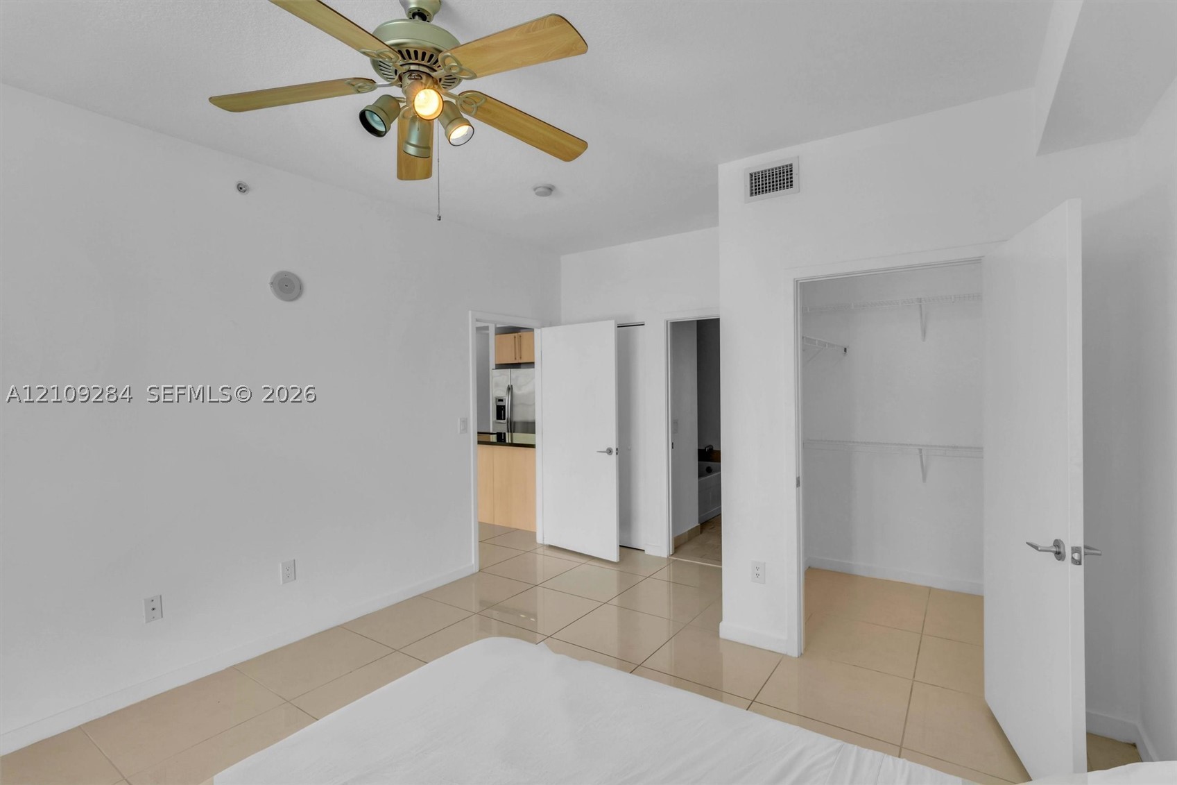 79 SW 12th St #1210, Miami FL 33130