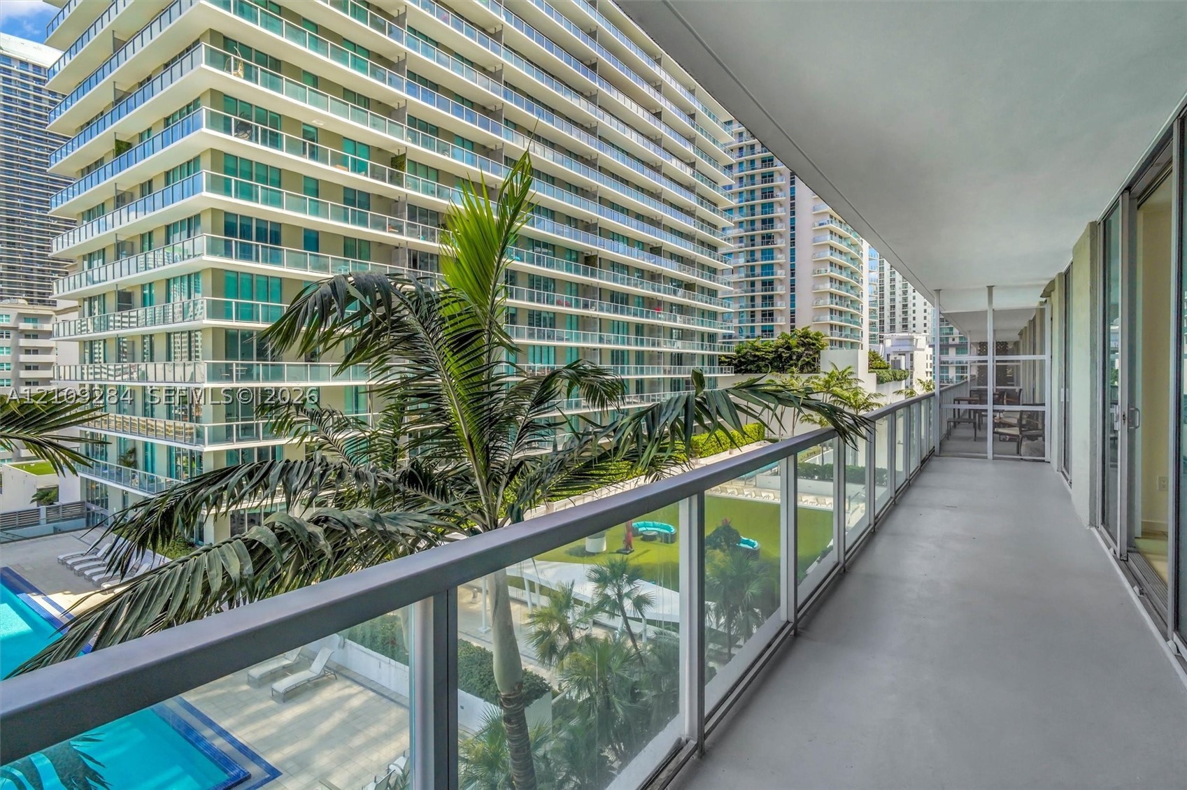 79 SW 12th St #1210, Miami FL 33130