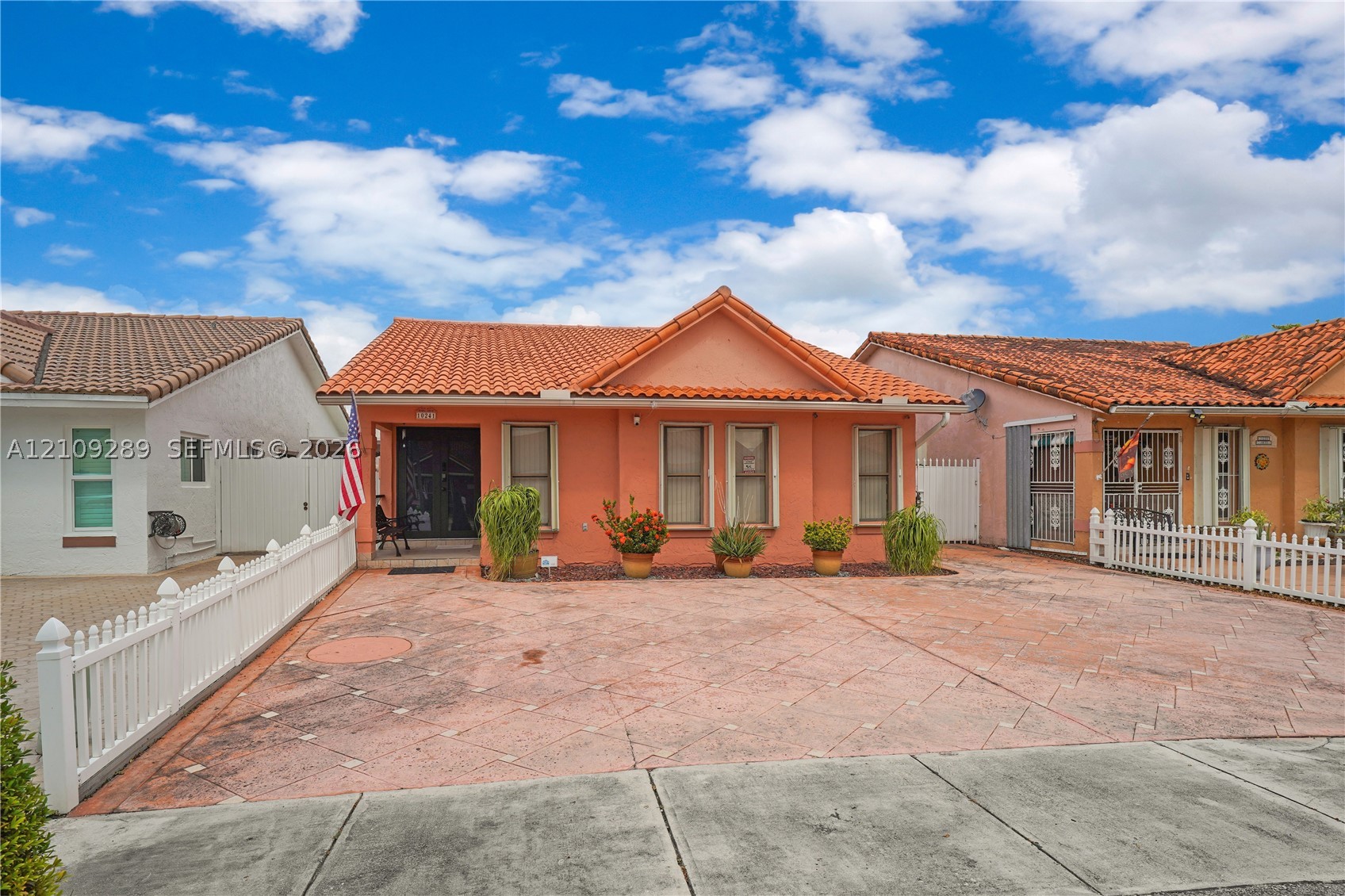 10241 NW 125th St, Hialeah Gardens FL 33018