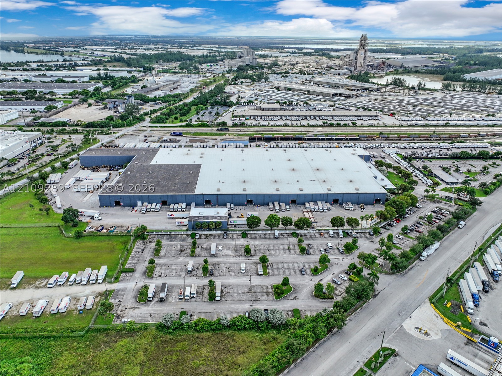 10241 NW 125th St, Hialeah Gardens FL 33018