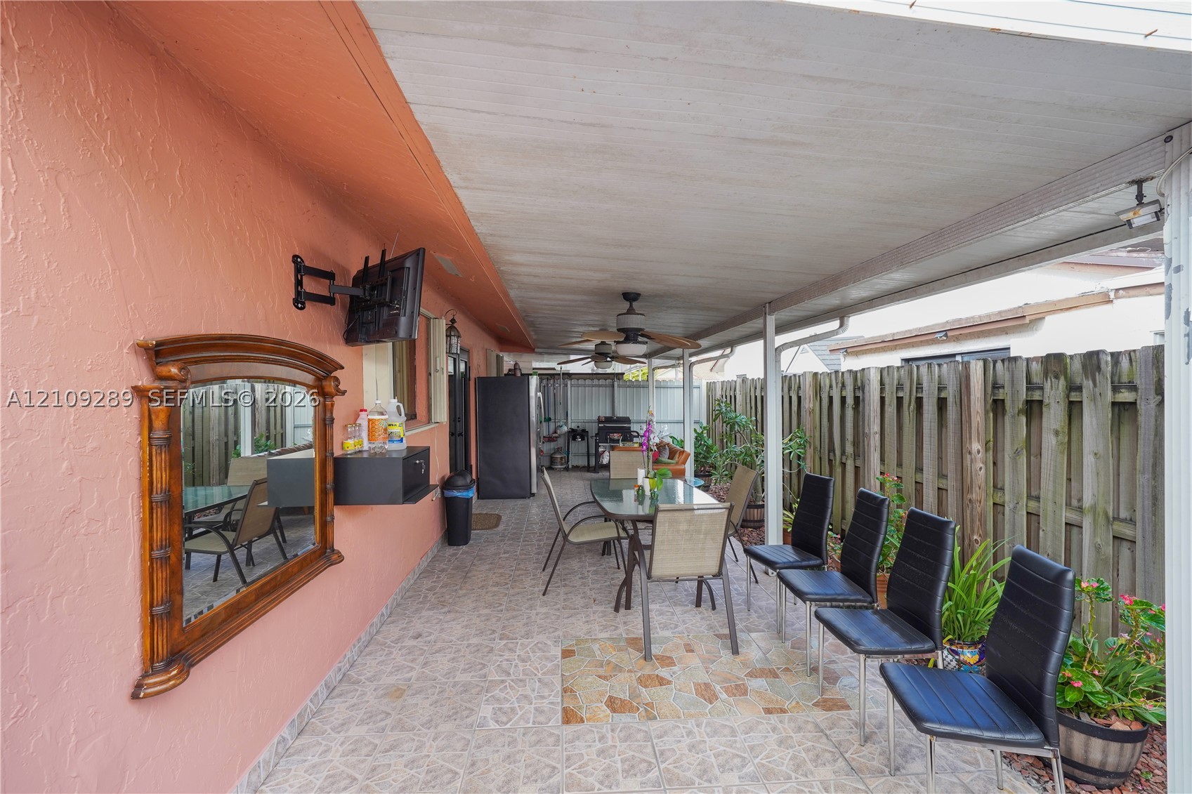 10241 NW 125th St, Hialeah Gardens FL 33018