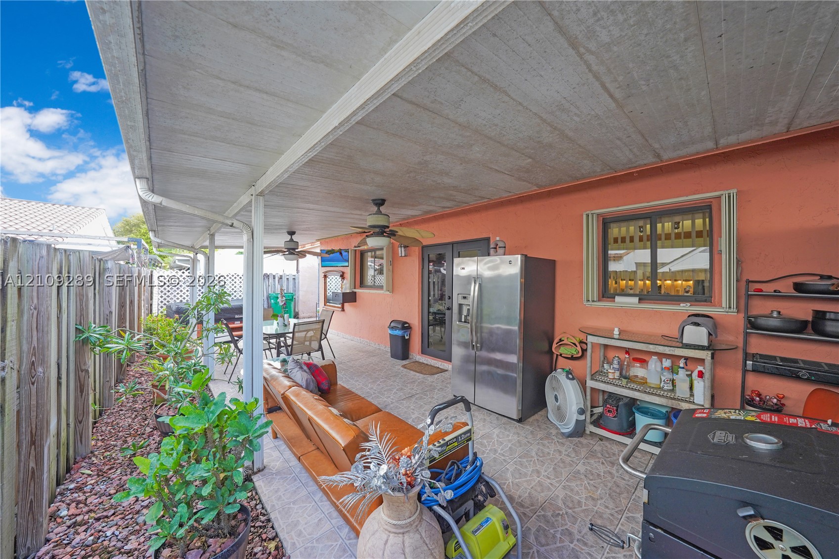 10241 NW 125th St, Hialeah Gardens FL 33018