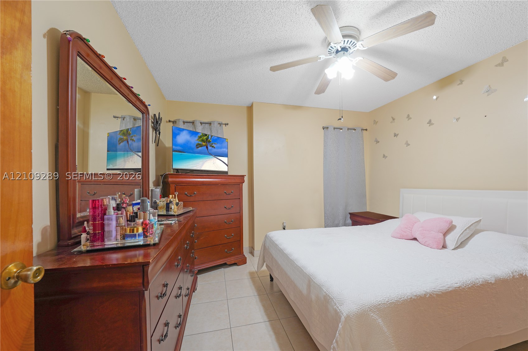 10241 NW 125th St, Hialeah Gardens FL 33018
