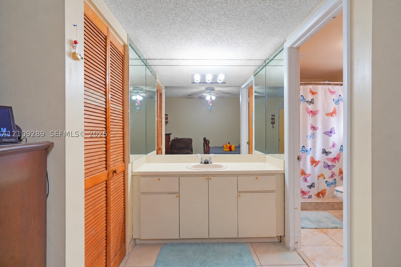10241 NW 125th St, Hialeah Gardens FL 33018