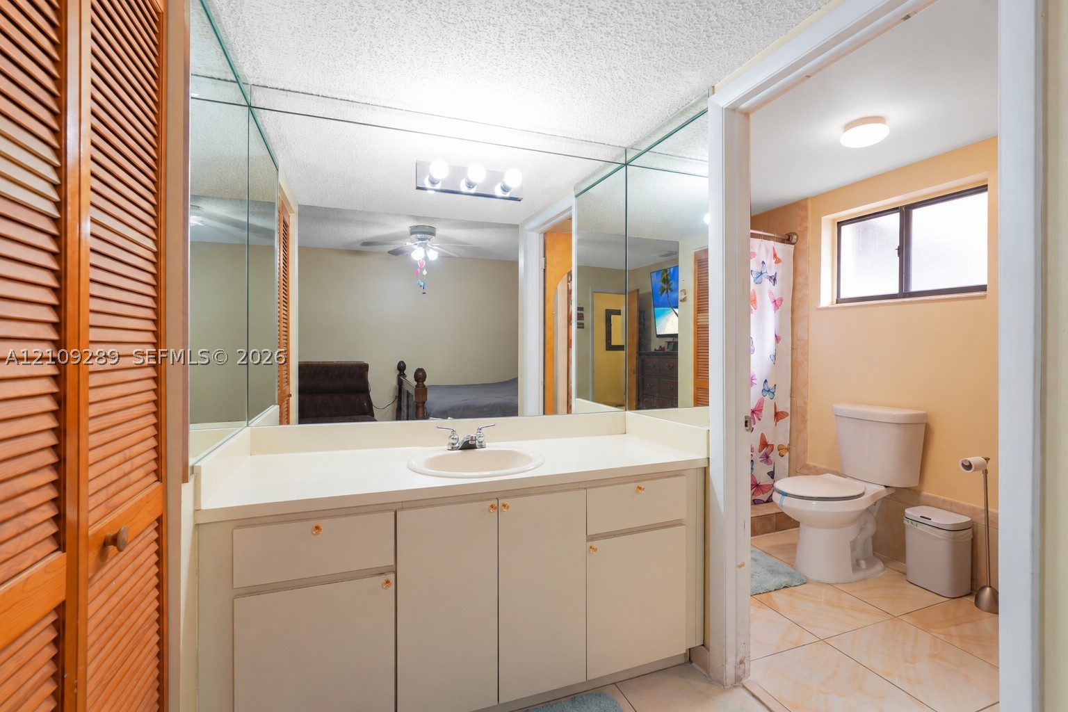 10241 NW 125th St, Hialeah Gardens FL 33018