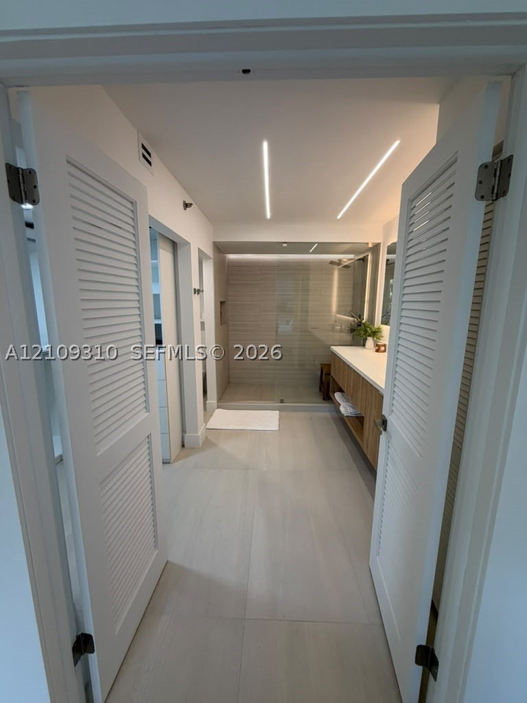 Aventura FL 33180 - A12109310