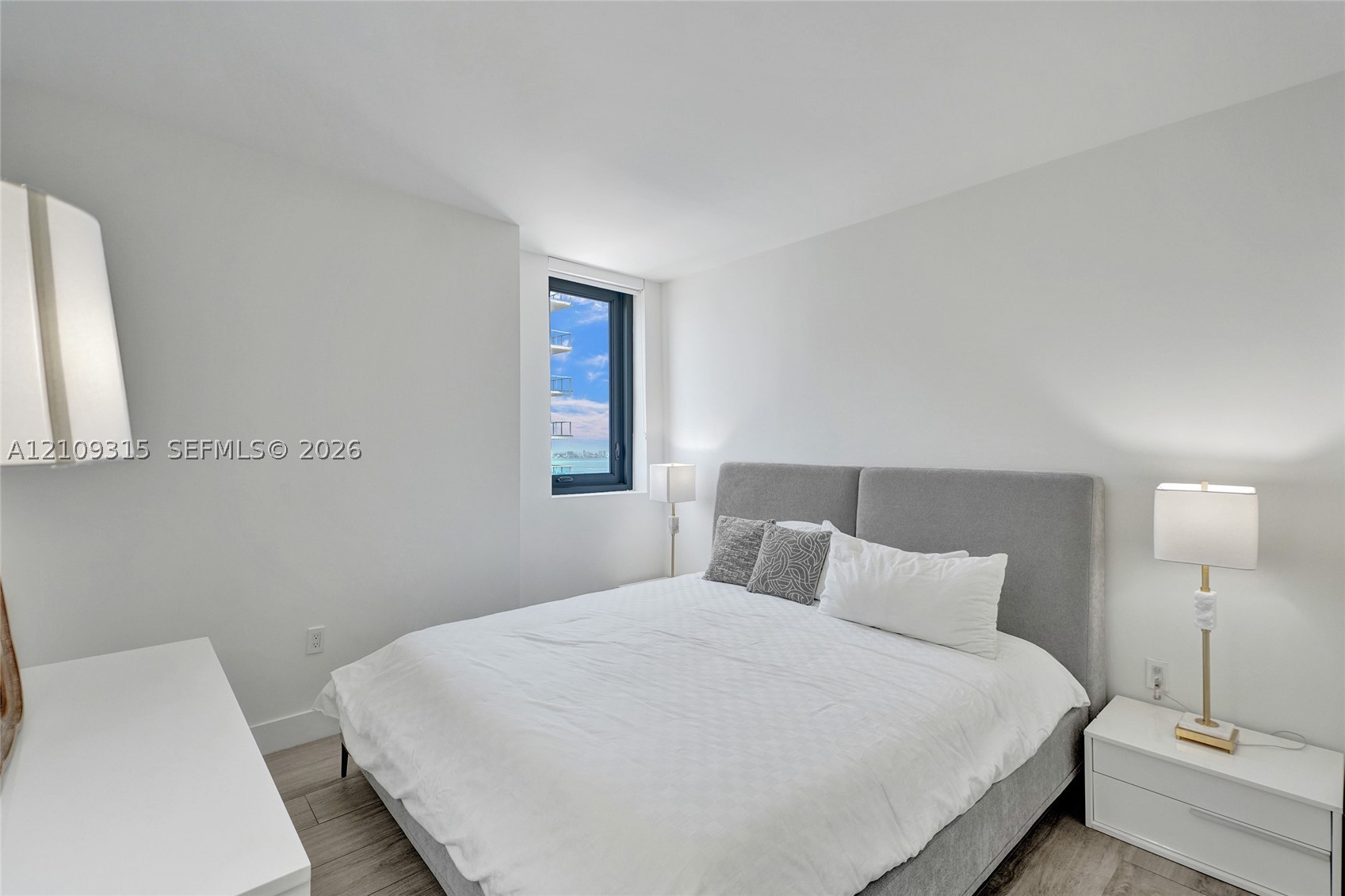 121 NE 34th St #2809, Miami FL 33137