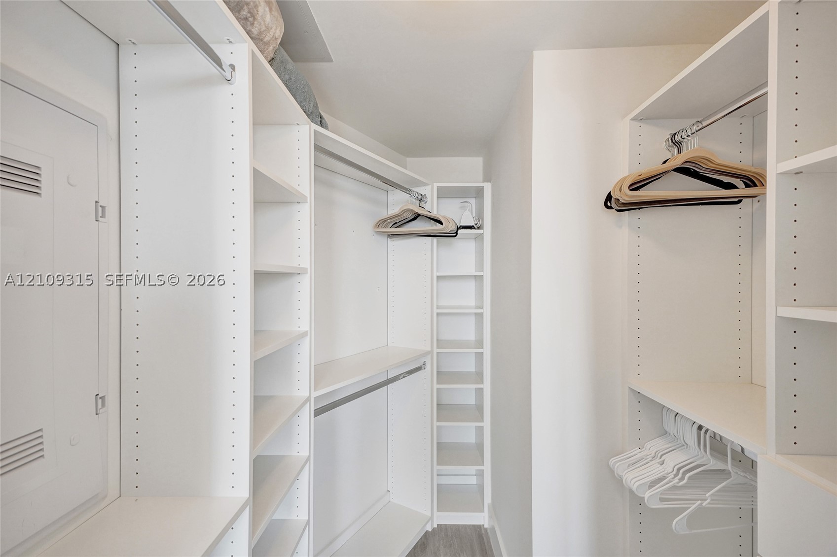 121 NE 34th St #2809, Miami FL 33137