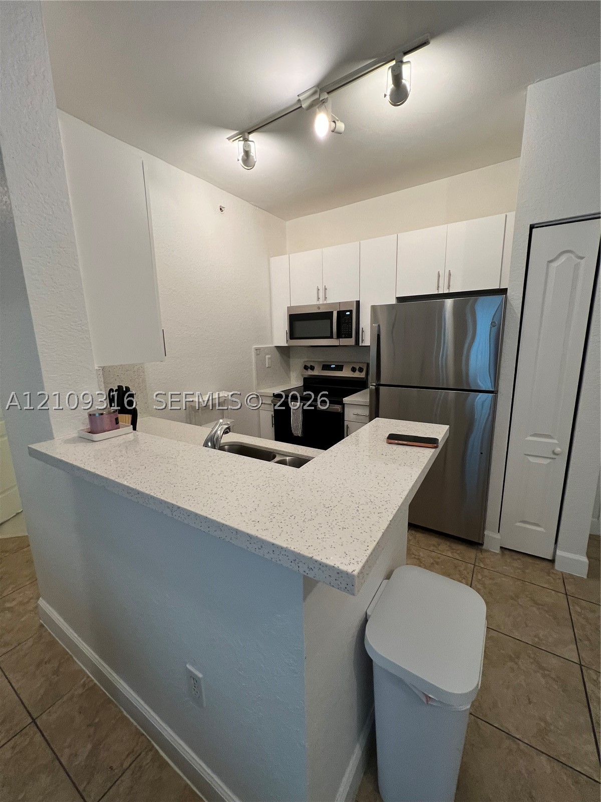 6001 SW 70th St #318, South Miami FL 33143