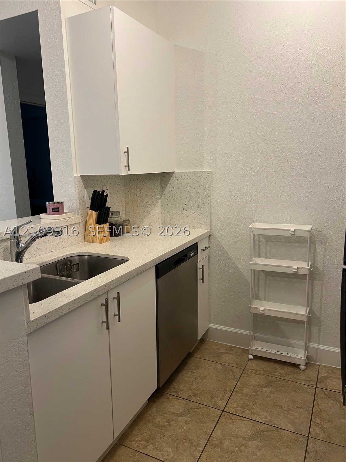 6001 SW 70th St #318, South Miami FL 33143