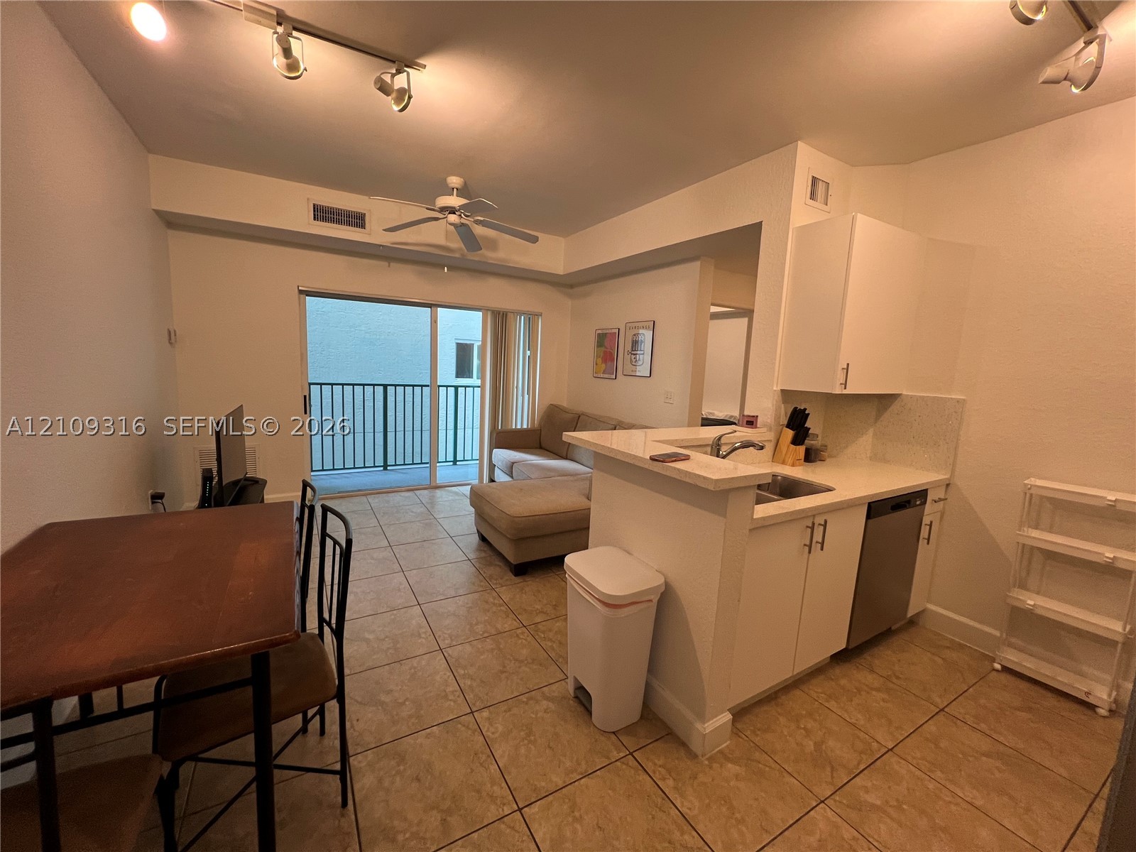 6001 SW 70th St #318, South Miami FL 33143