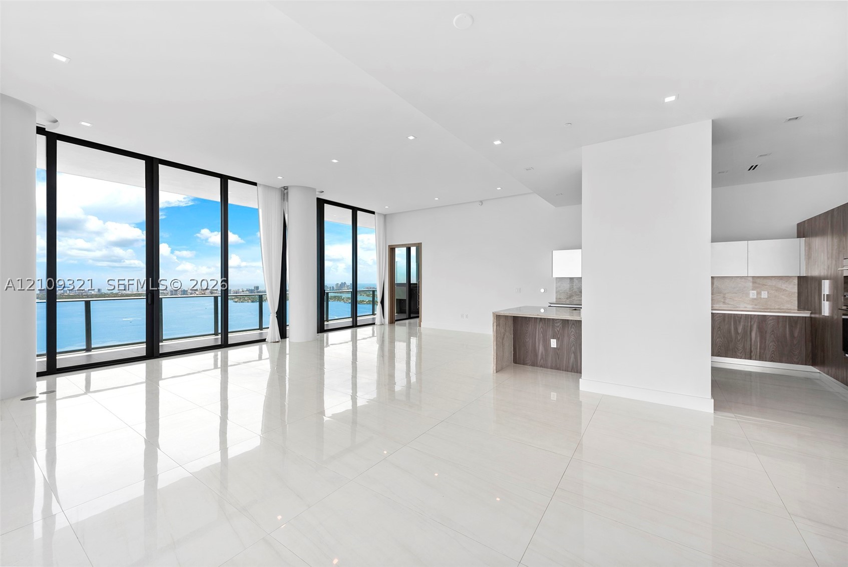 480 NE 31st St #PH5204, Miami FL 33137