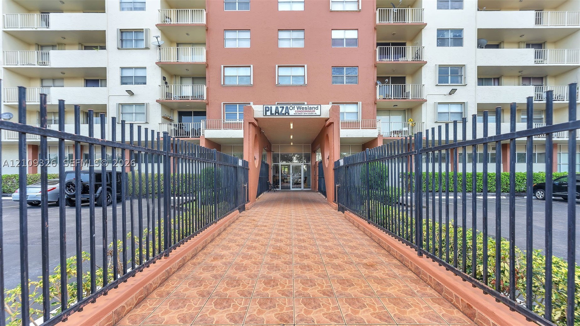 4675 W 18th Ct #612, Hialeah FL 33012