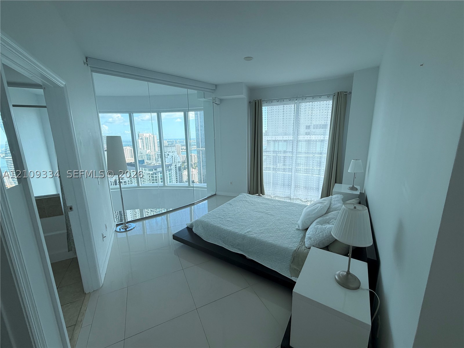 60 SW 13th St #5216, Miami FL 33130