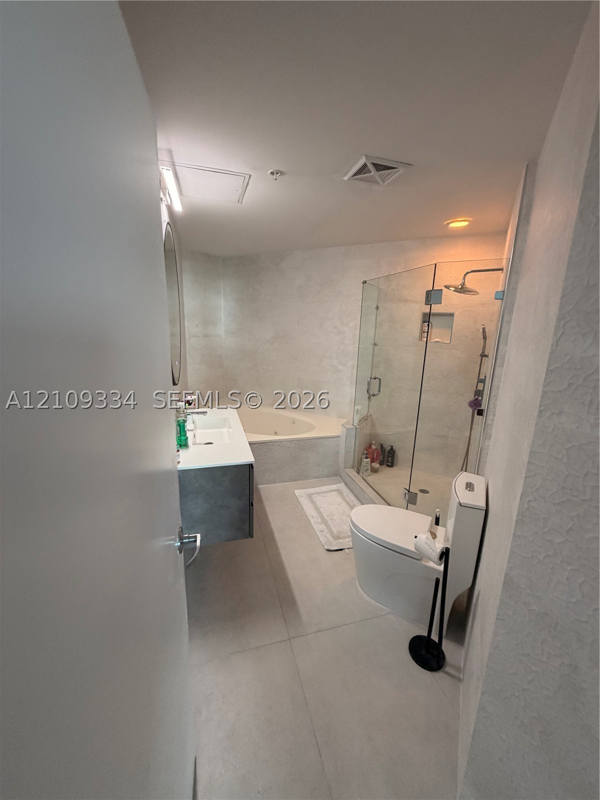 60 SW 13th St #5216, Miami FL 33130