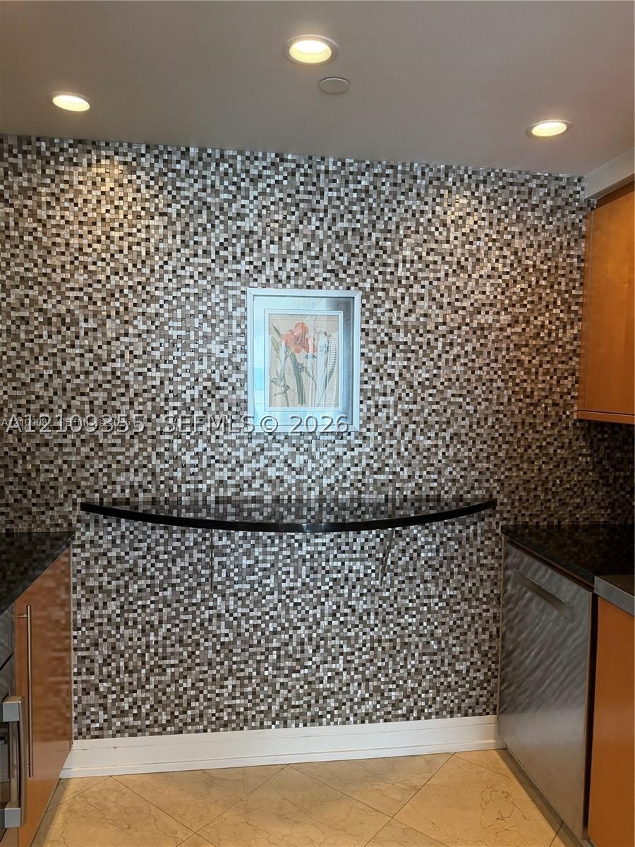 6365 Collins Ave #906, Miami Beach FL 33141