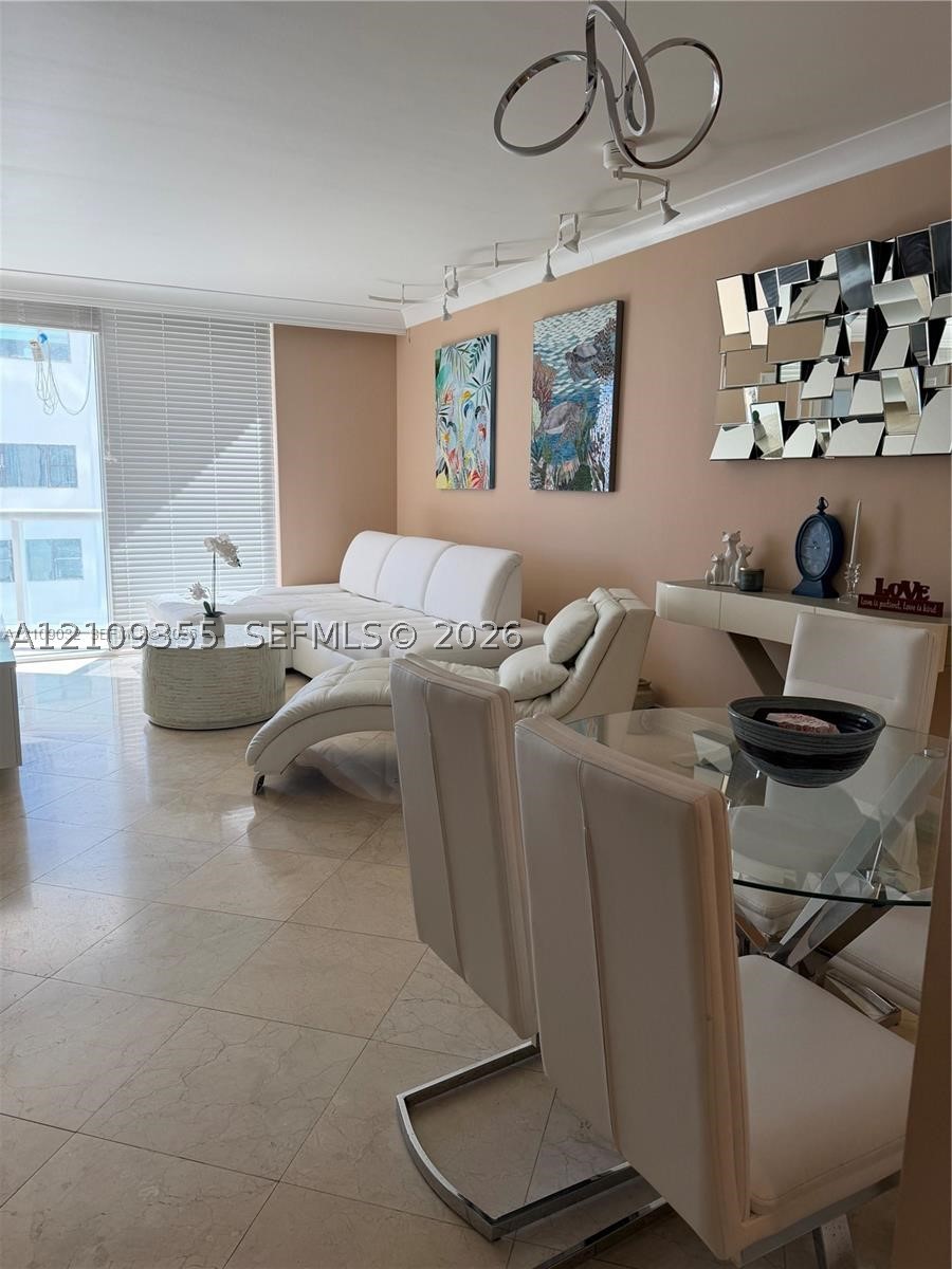 6365 Collins Ave #906, Miami Beach FL 33141