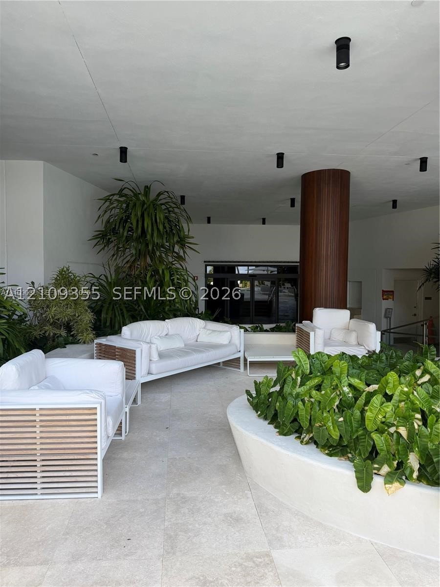 6365 Collins Ave #906, Miami Beach FL 33141