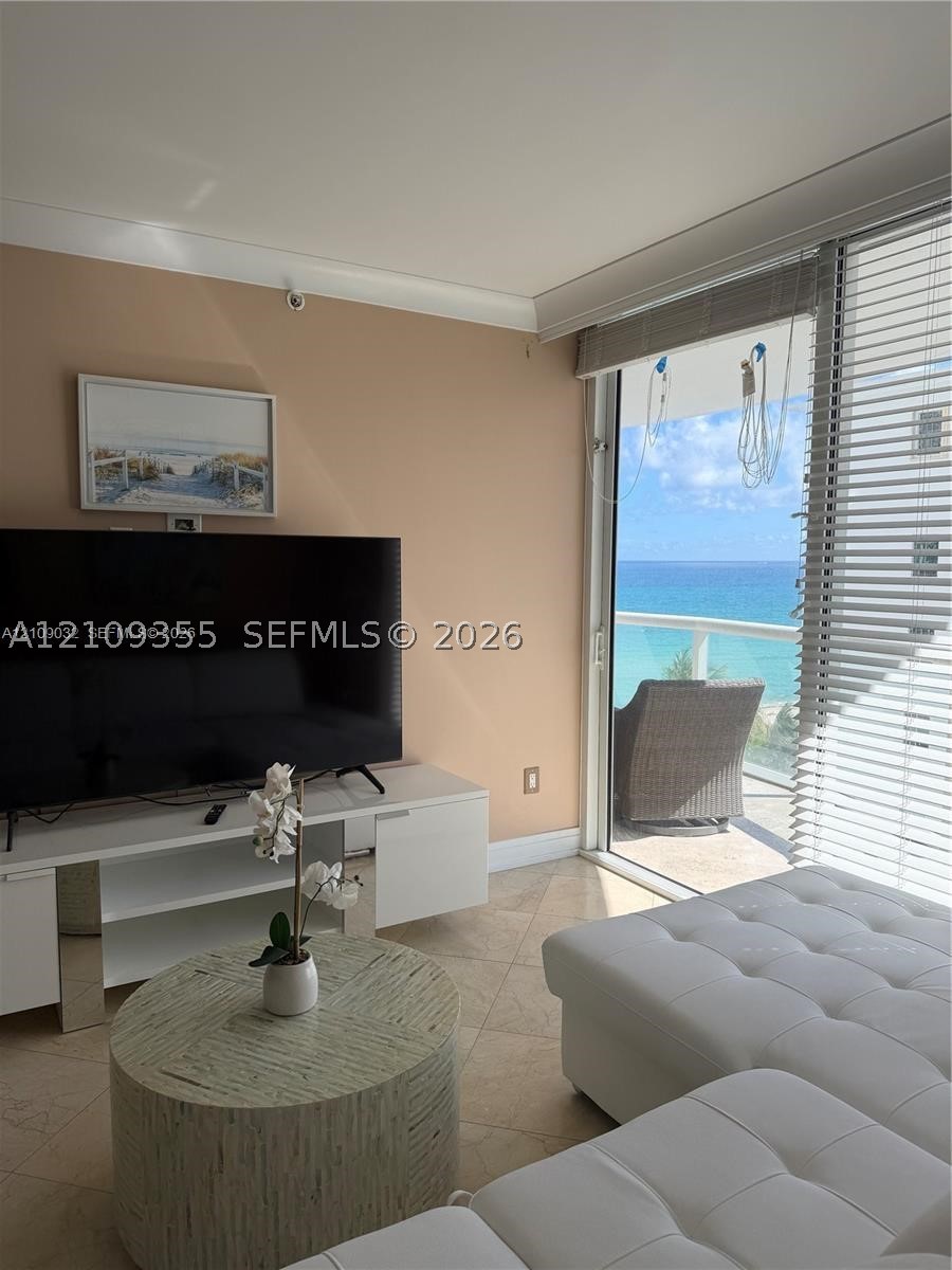 6365 Collins Ave #906, Miami Beach FL 33141